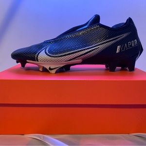 Nike Vapor Edge Pro 360 Mens’s Football Cleat; size 8.5 m